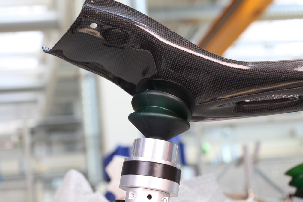 Clamping Equipment for Manual Processing